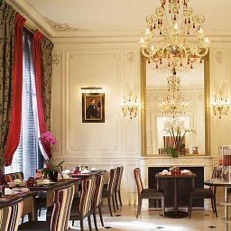 Salle du petit-déjeuner située dans le restaurant Best Western Premier Regent Garden Fotos