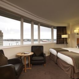 Zimmer Atlantic Tower by Thistle Fotos