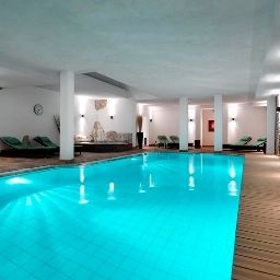 Pool Schweizerhof Fotos