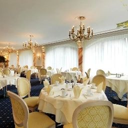 Breakfast room within restaurant Schweizerhof Fotos