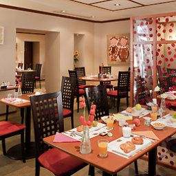 Breakfast room within restaurant all seasons Colmar Centre (futur ibis Styles) Fotos