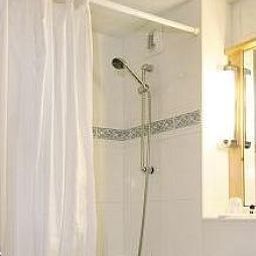 Salle de bains Kyriad Besancon Ecole Valentin Fotos