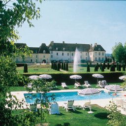 Pool Chateau de Gilly Grandes Etapes Francaises Fotos