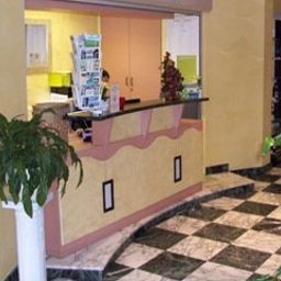 Recepción Brit Hotel Mâcon Centre Fotos