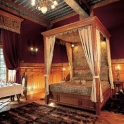 Chateau de Vault-de-Lugny Avallon
