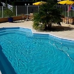 Piscina Des Grands Vins Logis Fotos