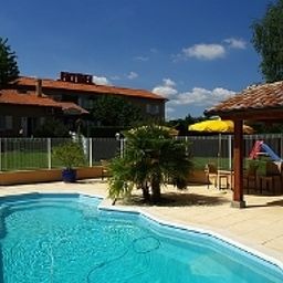 Piscina Des Grands Vins Logis Fotos