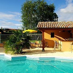 Piscina Des Grands Vins Logis Fotos