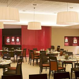 Salle du petit-déjeuner située dans le restaurant Novotel Madrid Campo de Las Naciones Fotos