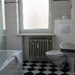 Bathroom Zur Post Fotos
