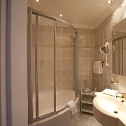 Bathroom TRYP by Wyndham (ex Grand City Strandhotel Ahlbeck) Fotos