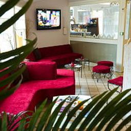 Холл Comfort Hotel Limoges Sud Restaurant Le Provençal Fotos