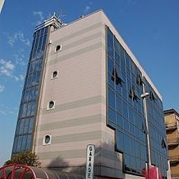 Exterior view Martini Fotos