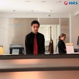 Empfang Parkhotel Schloss Hünigen Fotos