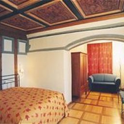 Номер Parkhotel Schloss Hünigen Fotos