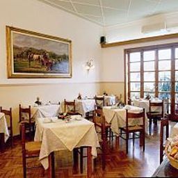 Breakfast room within restaurant Desiree Fotos