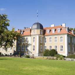 Exterior view Parkhotel Schloß Meisdorf van der Valk Fotos