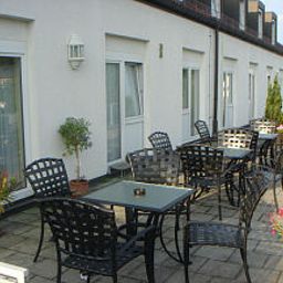 Terrasse Blutenburg Garni Fotos