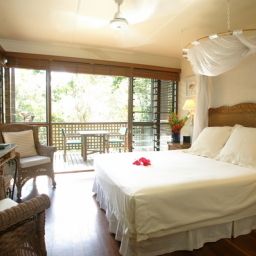 Halle Bloomfield Lodge - Beautifully Fotos