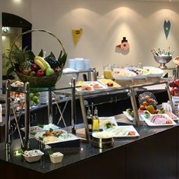 Buffet Holiday Inn BERLIN CITY CTR E.PRENZL.ALLEE Fotos