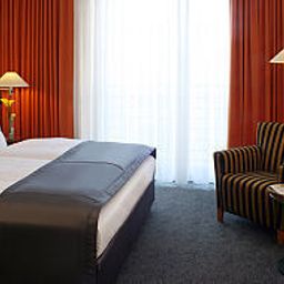 Camera Holiday Inn BERLIN CITY CTR E.PRENZL.ALLEE Fotos