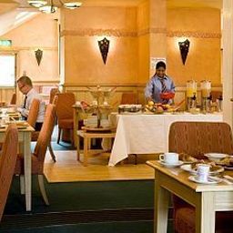 Salle du petit-déjeuner située dans le restaurant Lansdowne Fotos