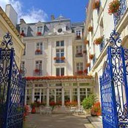 Außenansicht France et Chateaubriand Fotos
