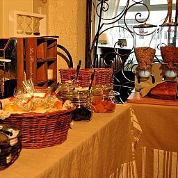 Buffet Les Ajoncs d Or INTER-HOTEL Fotos
