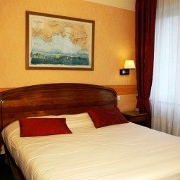 Zimmer Les Ajoncs d Or INTER-HOTEL Fotos