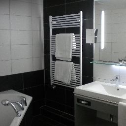 Camera da bagno Parkhotel Quellenhof Fotos