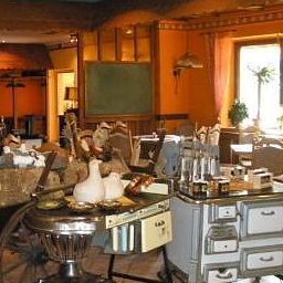 Sala de desayuno en el restaurante Seehof Netzen Fotos