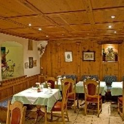 Salle du petit-déjeuner située dans le restaurant Alte Post Fotos