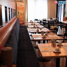 Sala de desayuno en el restaurante SEEhotel Fotos