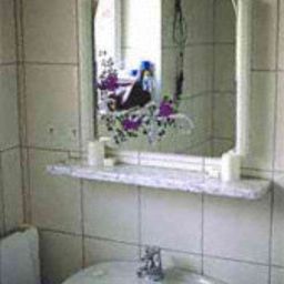 Salle de bains Eric Landhaus Garni Fotos
