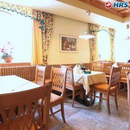 Sala de desayuno en el restaurante Dollinger Fotos