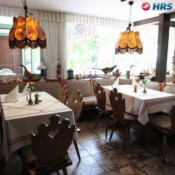 Salle du petit-déjeuner située dans le restaurant Zur Schönen Aussicht Landhaus Fotos