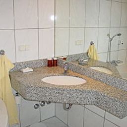 Ванная Zum Rathaus Stadt-gut-Hotel Fotos