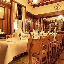 Breakfast room within restaurant Zur Burgruine Frauenberg Fotos