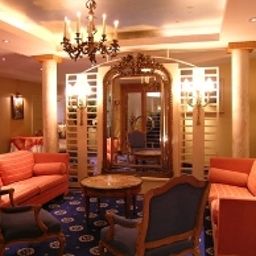 Холл Maison Rouge Fotos