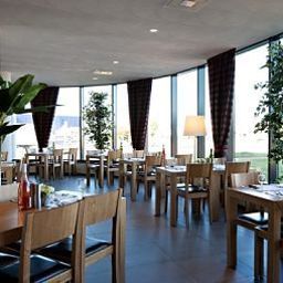 Sala de desayuno en el restaurante Bastion Heerlen Fotos