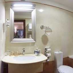 Bathroom Astoria Best Western Premier Fotos