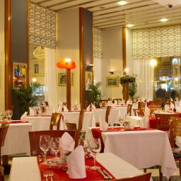 Salle du petit-déjeuner située dans le restaurant Dubrovnik Fotos