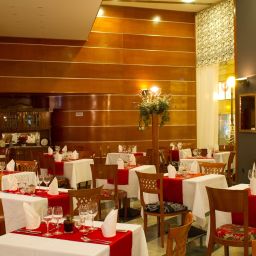 Salle du petit-déjeuner située dans le restaurant Dubrovnik Fotos
