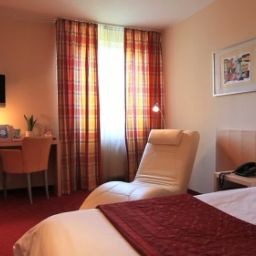  Uhu Garni Fotos