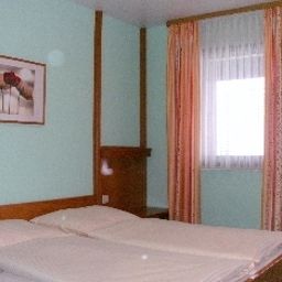 Room with terrace Grüner Baum Gasthof Landhotel Fotos