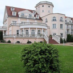 Vista esterna Park Hotel Schloss Kaulsdorf Fotos