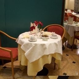 Frühstücksraum im Restaurant Carrobbio Fotos