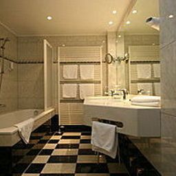 Cuarto de baño Parkhotel am Schloß Fotos