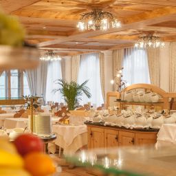 Salle du petit-déjeuner Chasa Montana Fotos