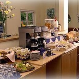 Buffet Check Inn Fotos